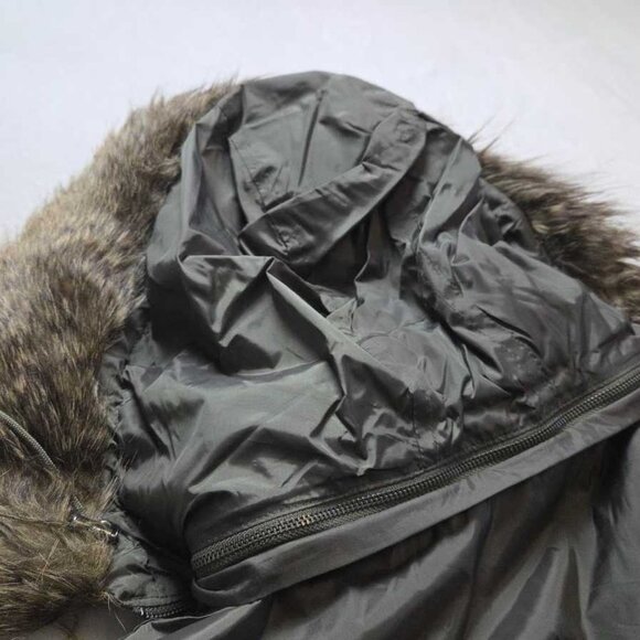 New XL Banana Republic water resistant parka with removable hood in olive - Picture 8 of 12